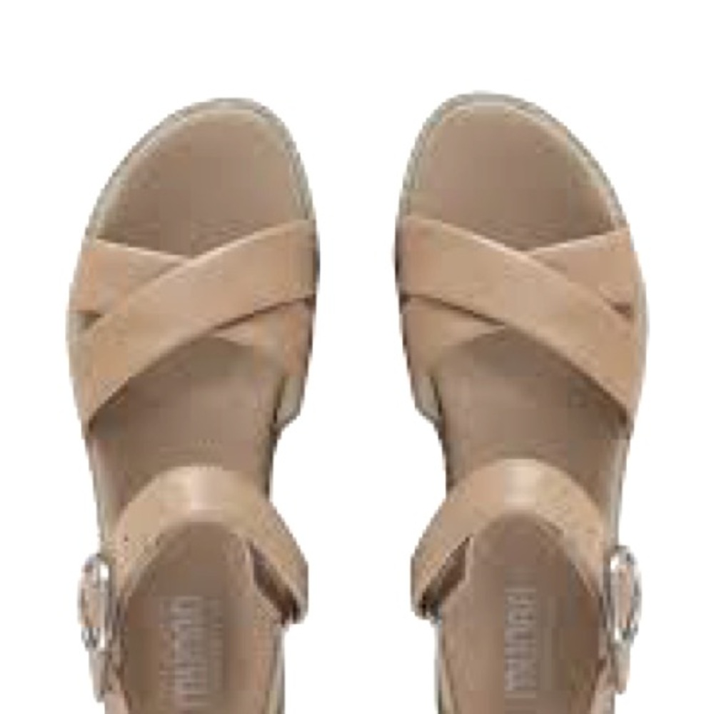 Munro Knox Lightweight Like New Size 8 Tan